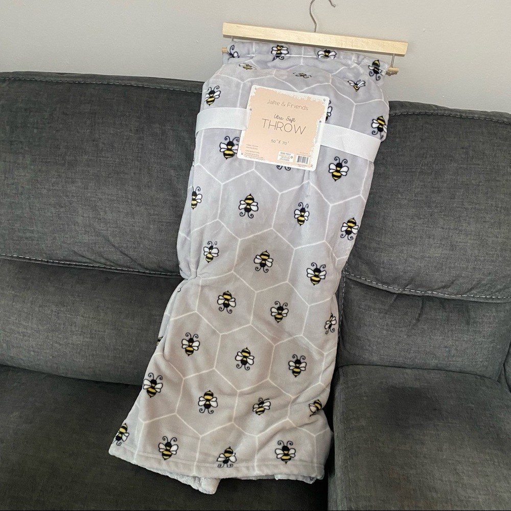 Bumble bee and honeycomb plush throw blanket